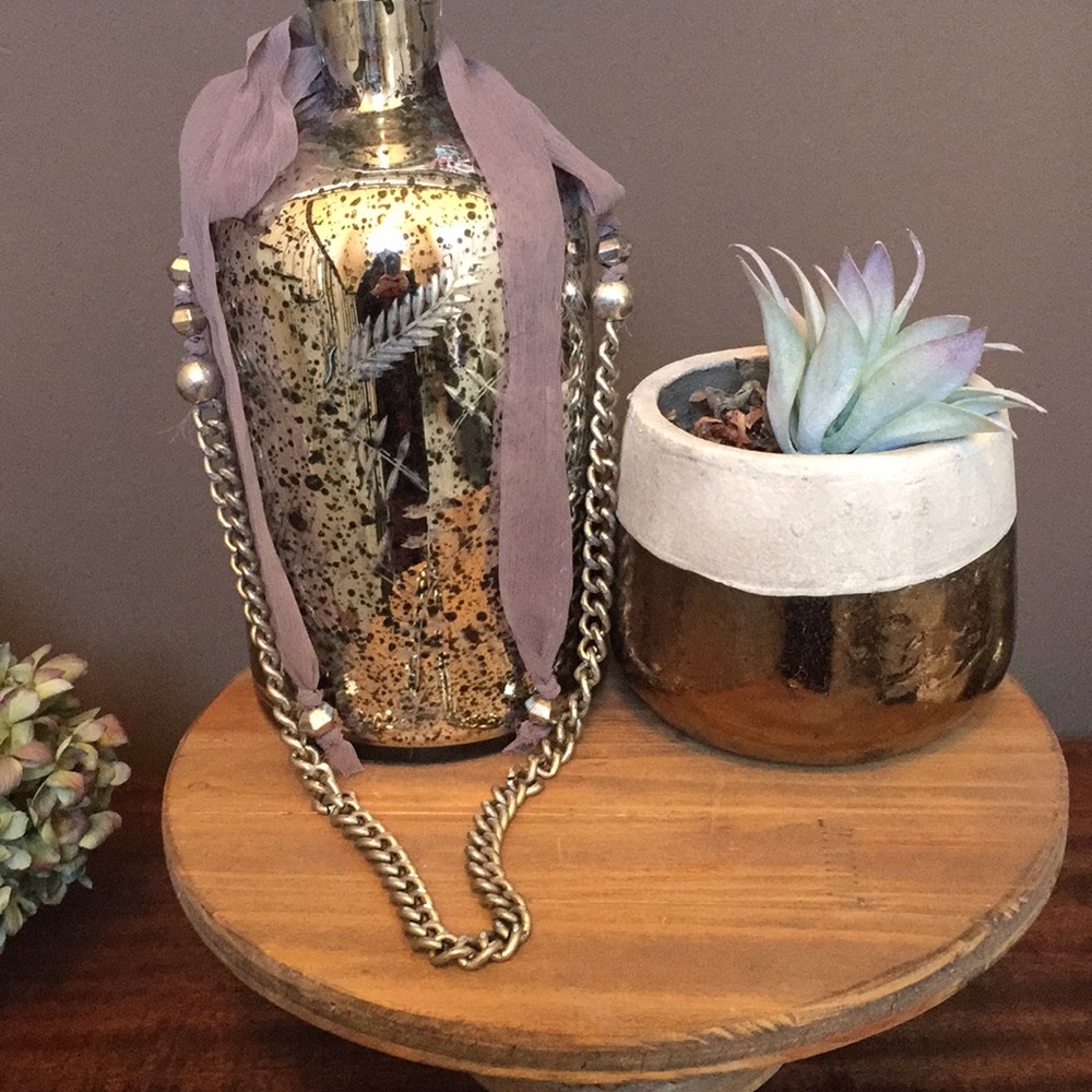Silver tone chain necklace with ribbon